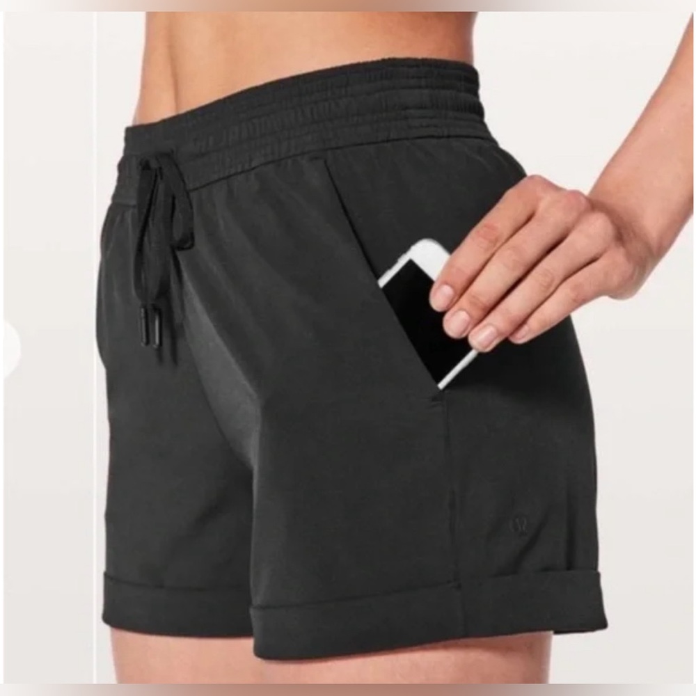 Lululemon Shorts Size 2